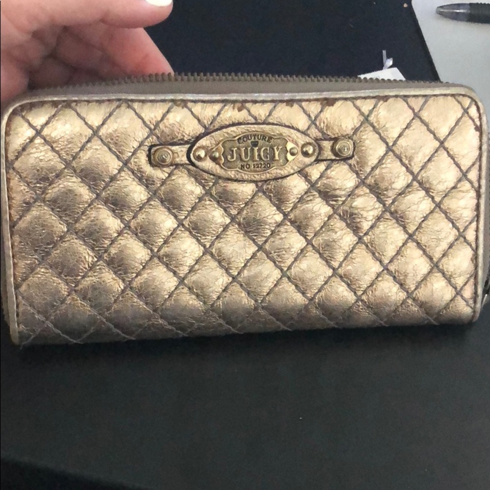 Juicy Couture wallet zip